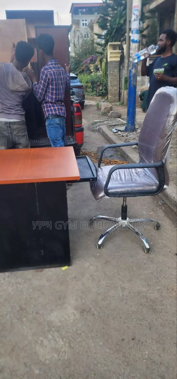 Executive Office Furniture Set - Desk, Chairs Side Table!