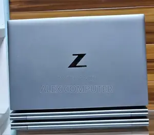 New Laptop HP ZBook Firefly 14 G7 16GB Intel Core I7 SSD 512GB