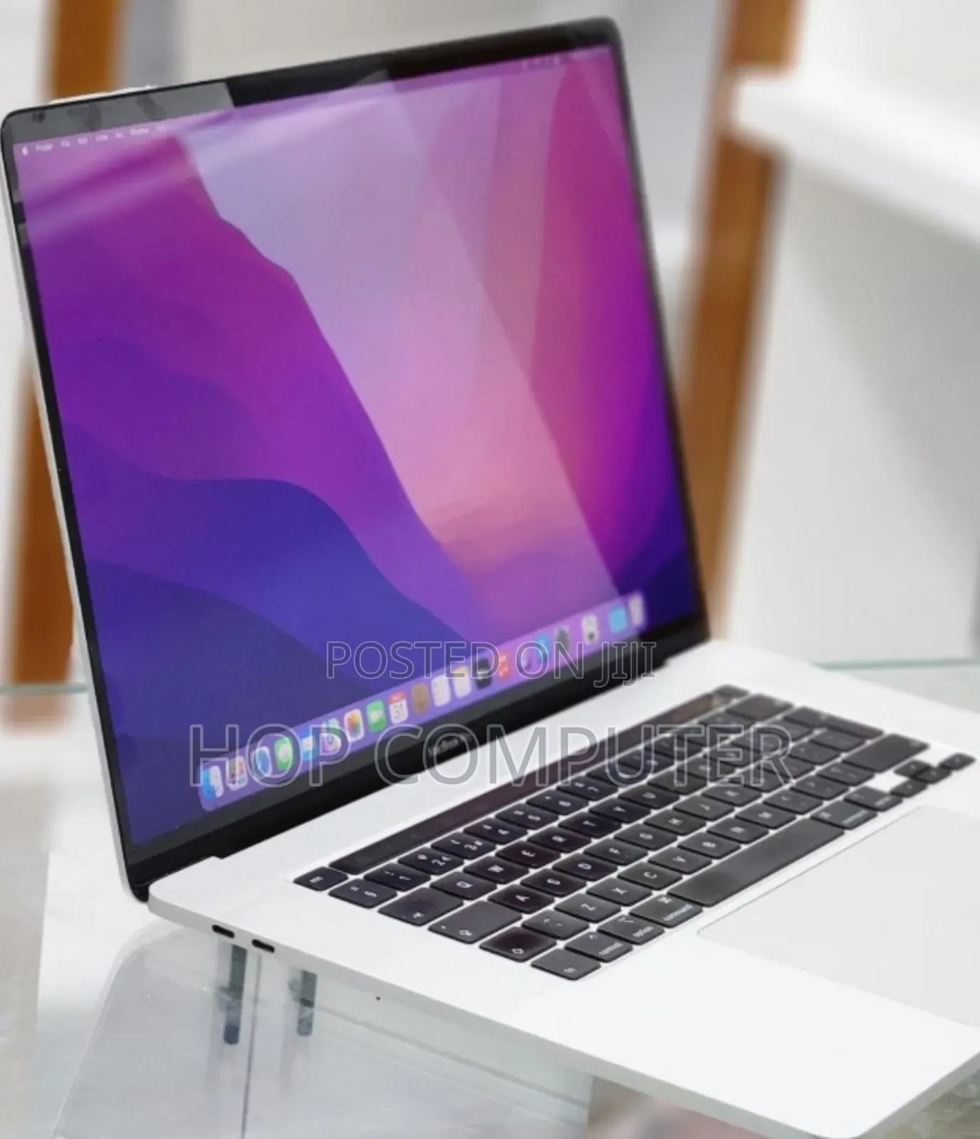 New Laptop Apple MacBook Pro 2019 16GB Intel Core I7 SSD 512GB