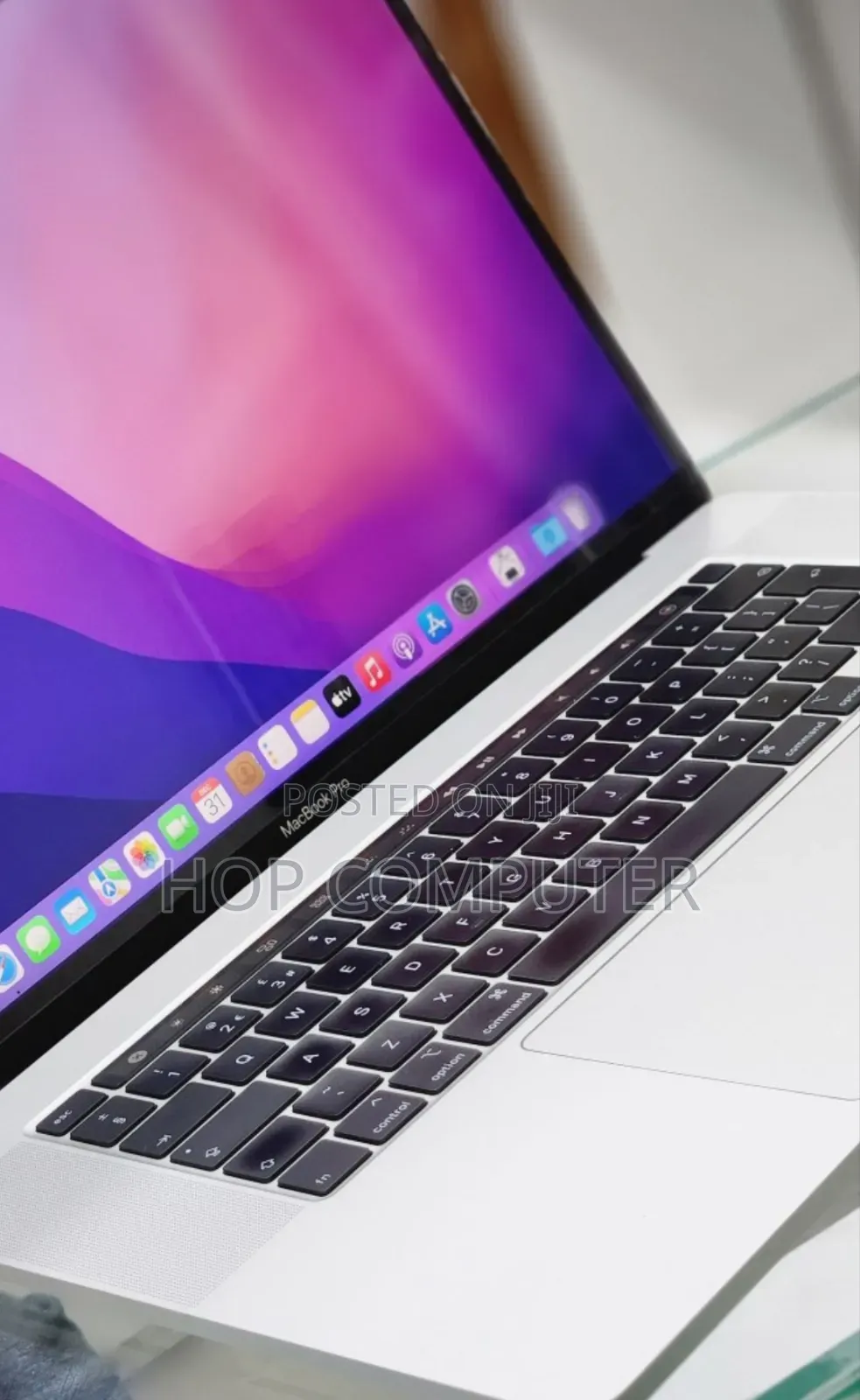 New Laptop Apple MacBook Pro 2019 16GB Intel Core I7 SSD 512GB