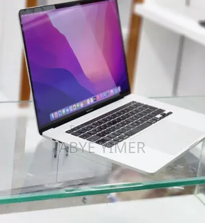 New Laptop Apple MacBook Pro 2019 16GB Intel Core I7 SSD 512GB