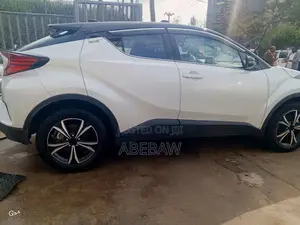 Toyota C-HR 2022 White