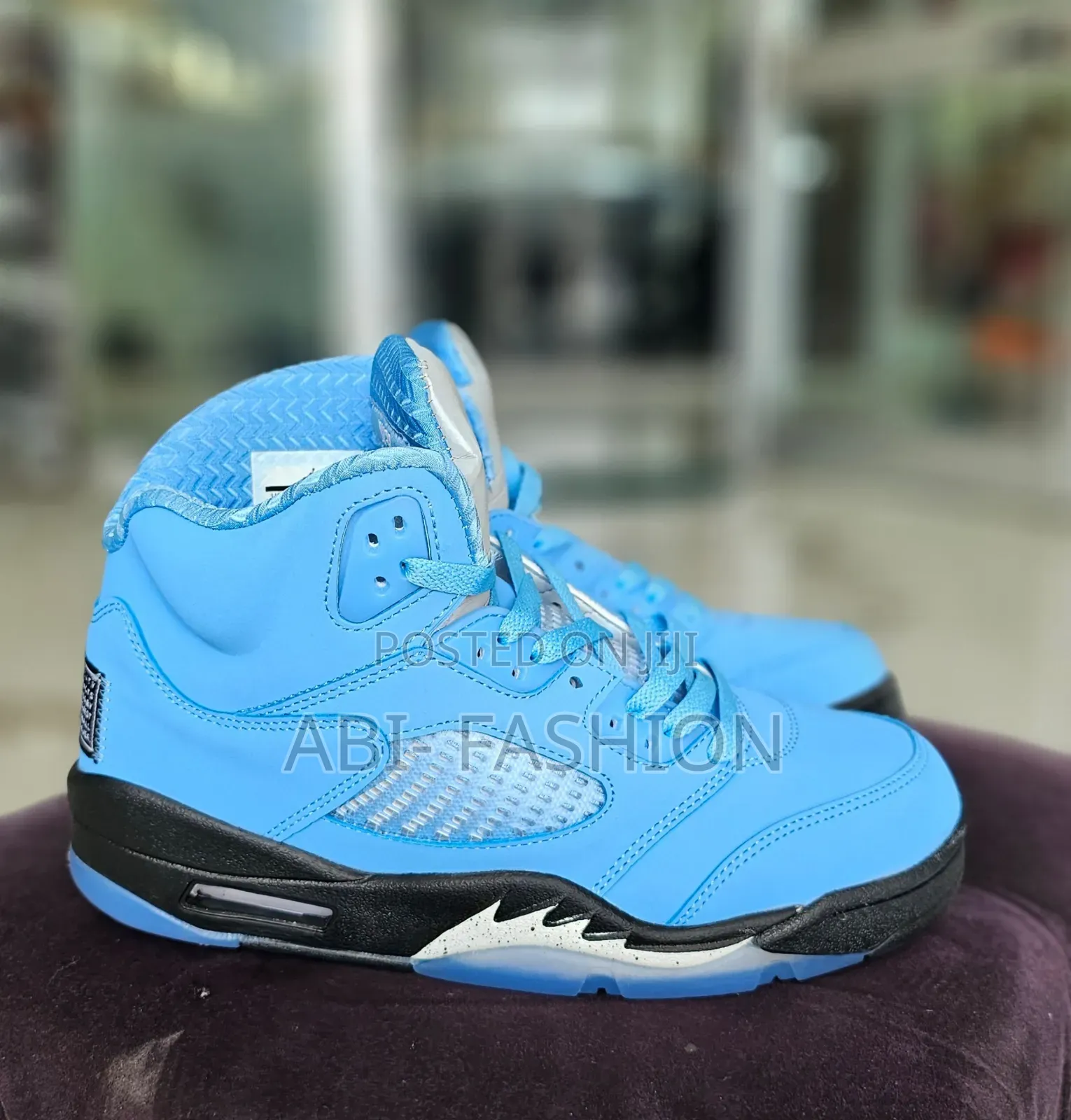 Nike Air Jordan 5 Retro "University Blue"