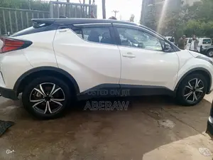 Toyota C-HR 2022 White
