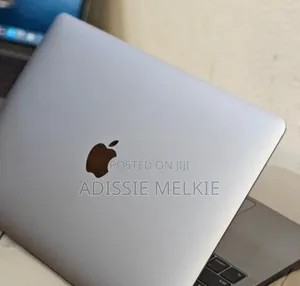 New Laptop Apple MacBook Pro 2019 16GB Intel Core I7 SSD 256GB
