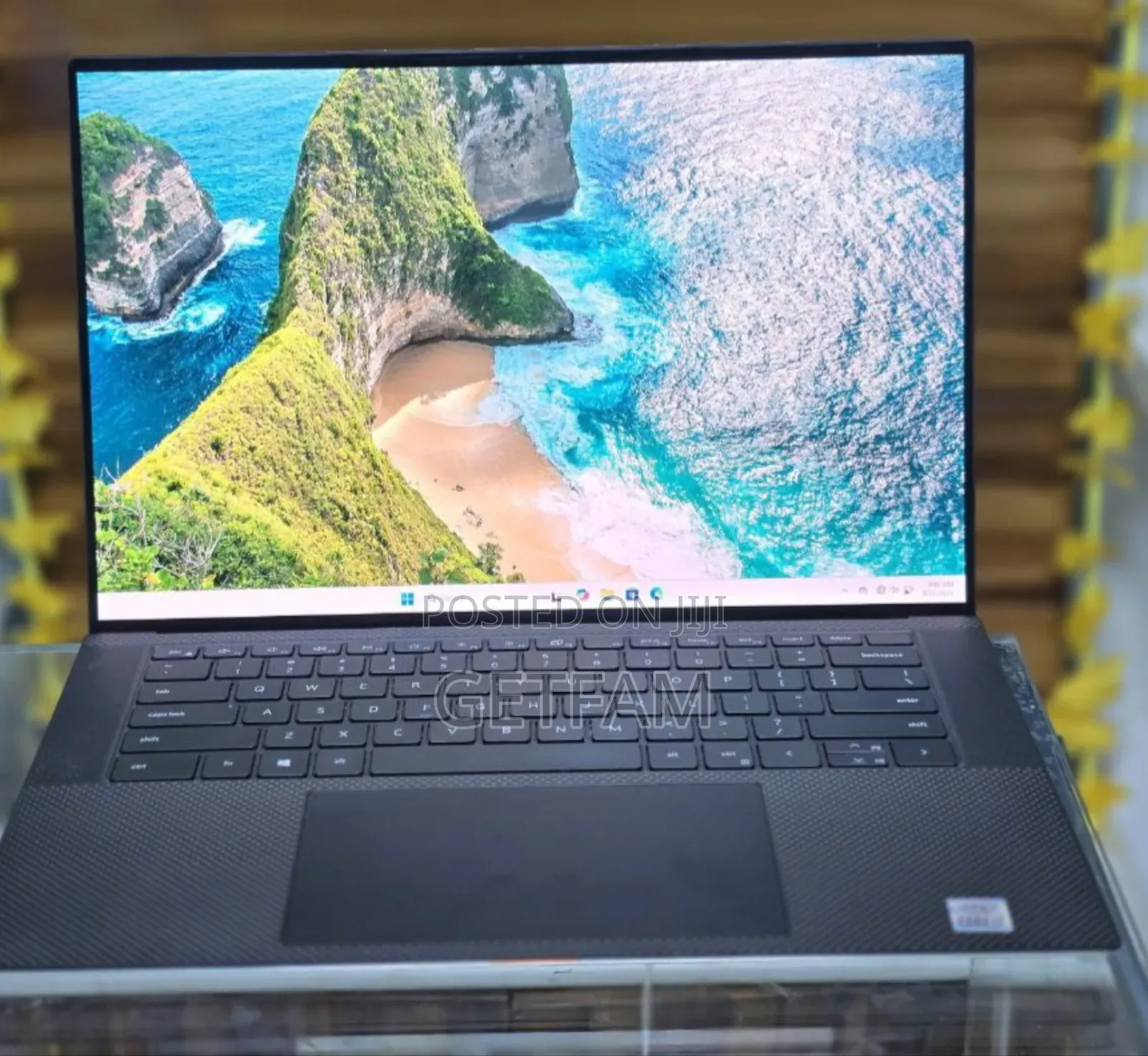 New Laptop Dell XPS 15 16GB Intel Core I7 SSD 512GB