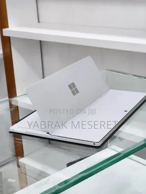 New Laptop Microsoft Surface 8GB Intel Core I7 SSD 256GB