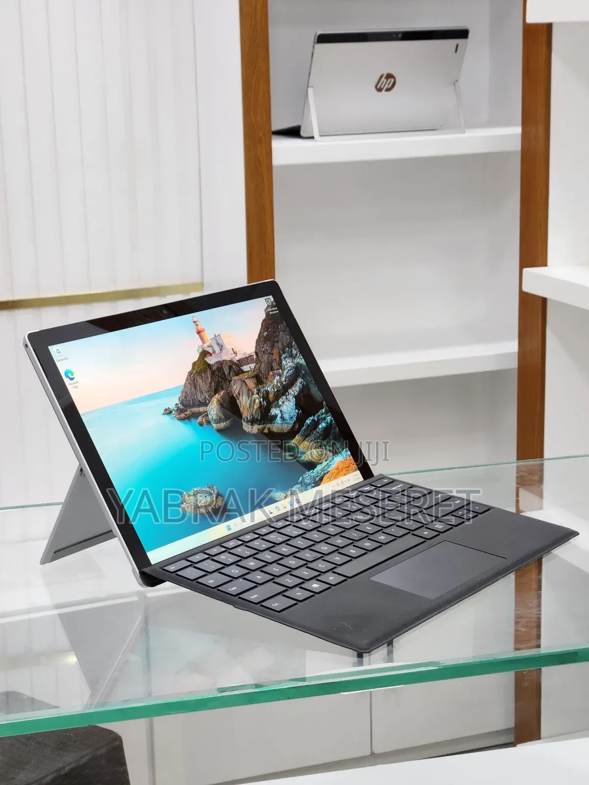 New Laptop Microsoft Surface 8GB Intel Core I7 SSD 256GB