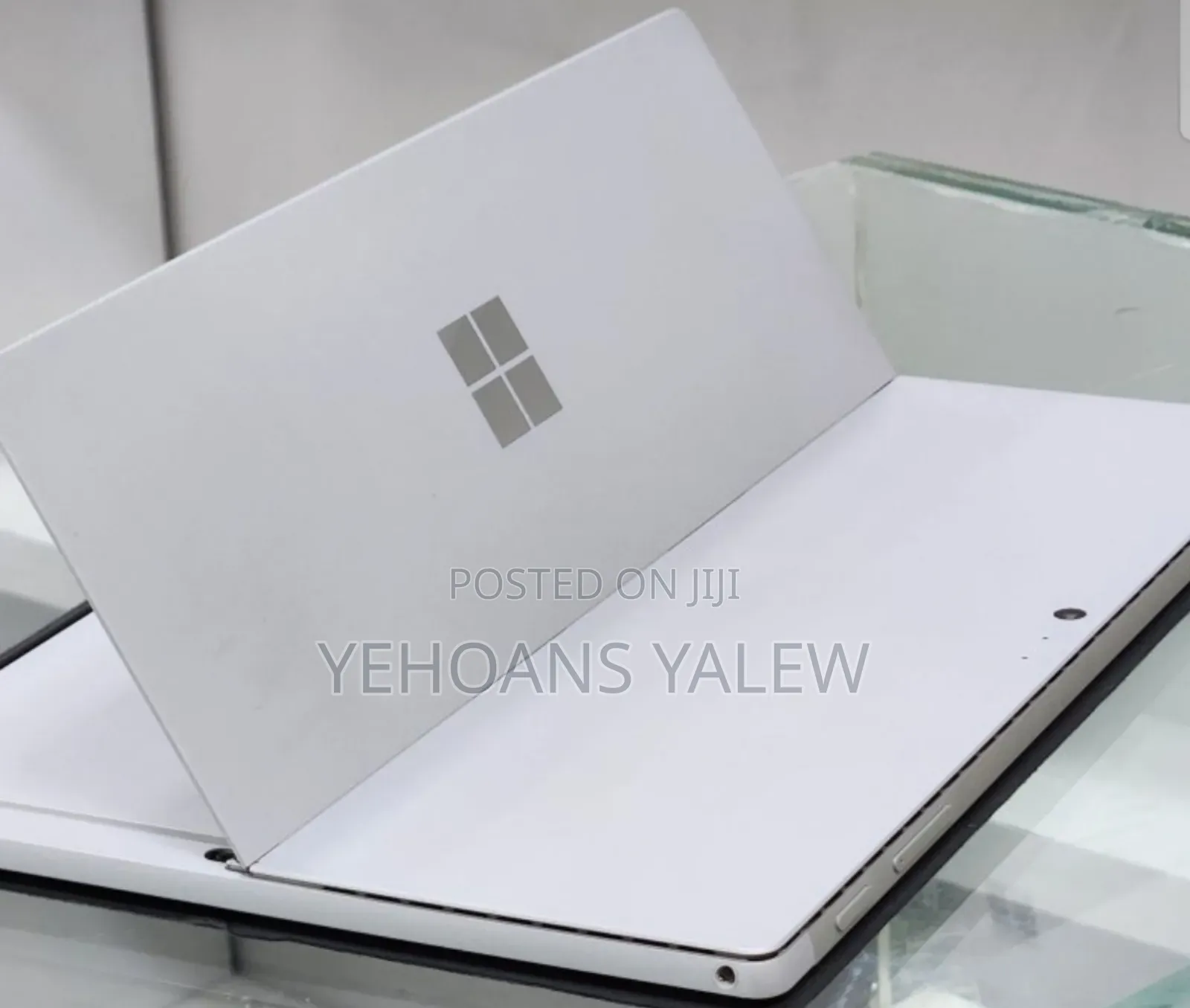 New Laptop Microsoft Surface 8GB Intel Core I7 SSD 256GB