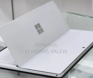 New Laptop Microsoft Surface 8GB Intel Core I7 SSD 256GB