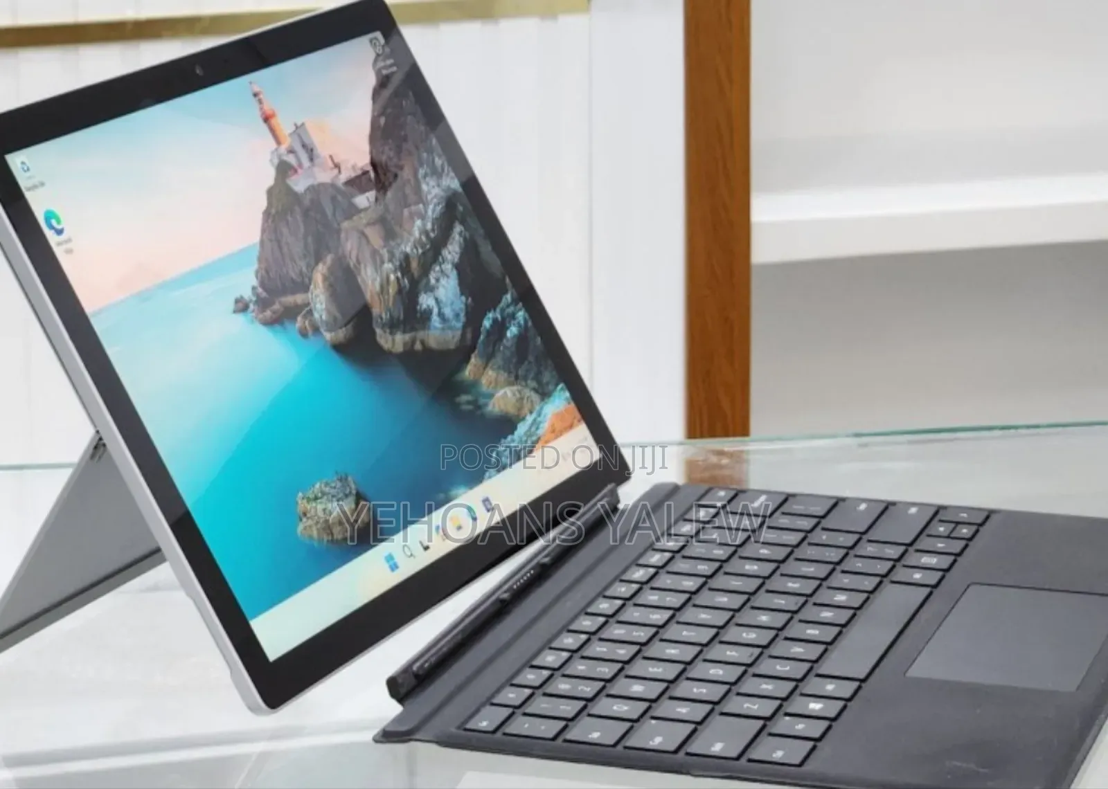 New Laptop Microsoft Surface 8GB Intel Core I7 SSD 256GB