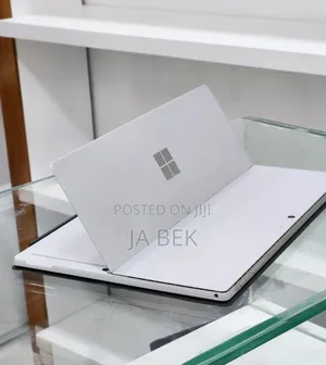 New Laptop Microsoft Surface 8GB Intel Core I7 SSD 256GB