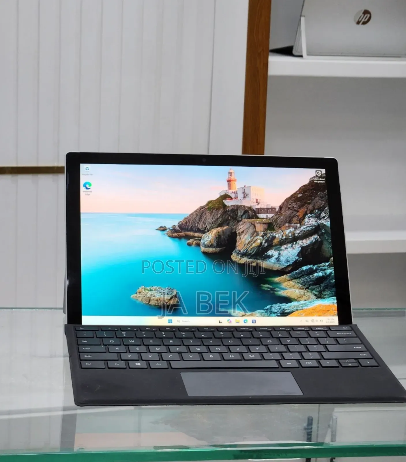 New Laptop Microsoft Surface 8GB Intel Core I7 SSD 256GB