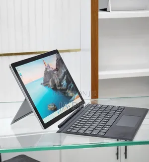 New Laptop Microsoft Surface 8GB Intel Core I7 SSD 256GB