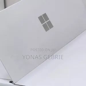 New Laptop Microsoft Surface 8GB Intel Core i7 SSD 256GB