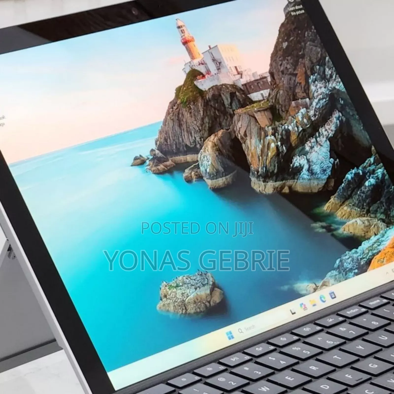 New Laptop Microsoft Surface 8GB Intel Core i7 SSD 256GB
