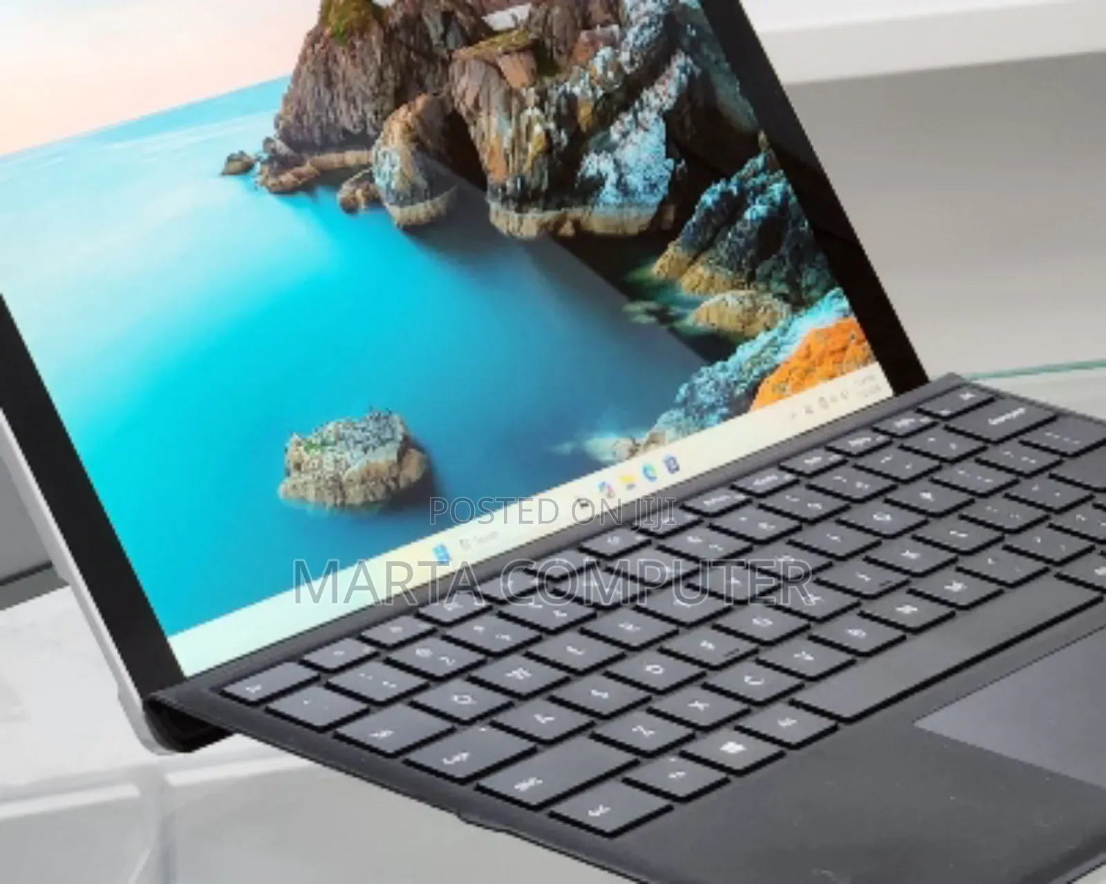 New Laptop Microsoft Surface 8GB Intel Core I7 SSD 256GB