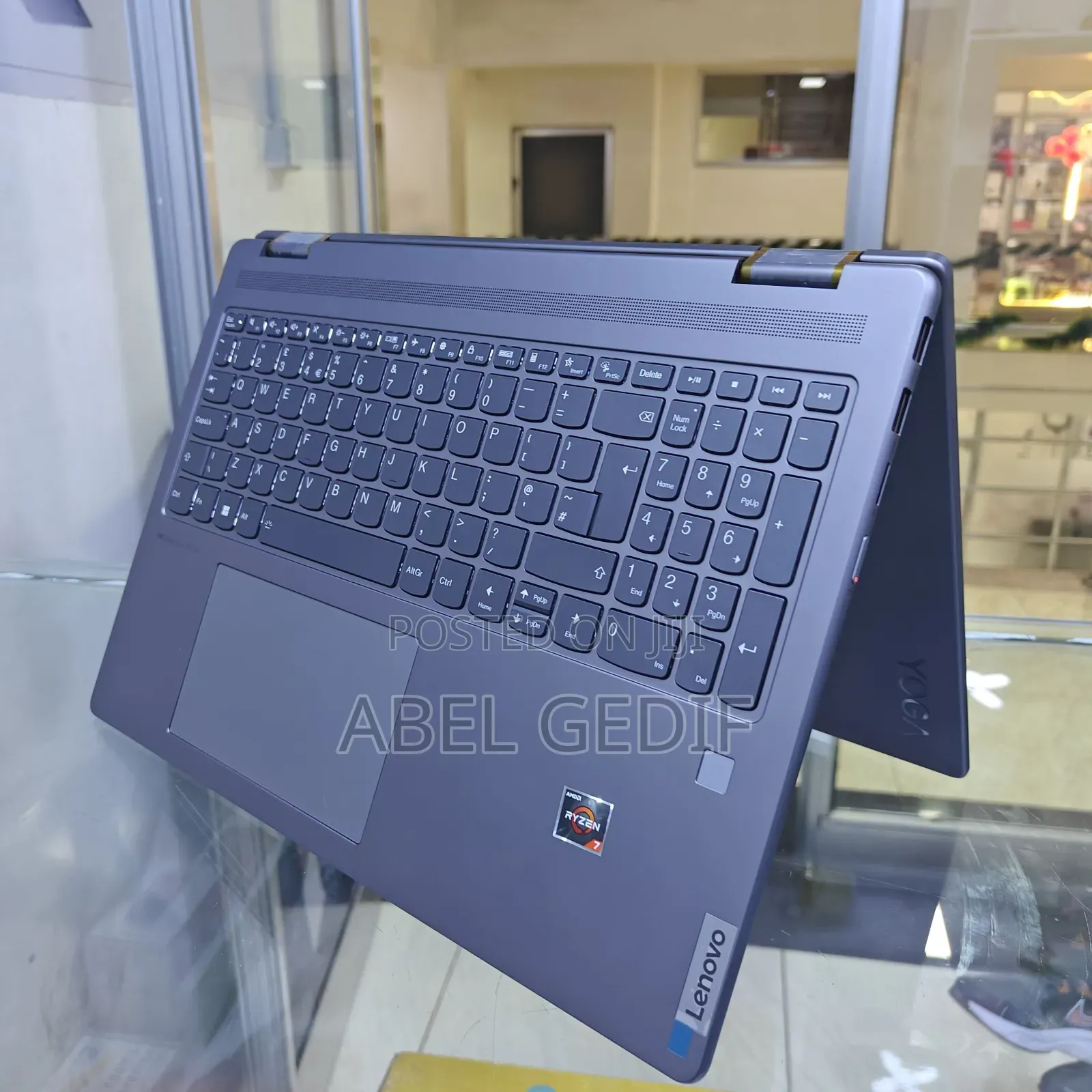 New Laptop Lenovo Yoga 700 16GB AMD Ryzen 7 SSD 512GB