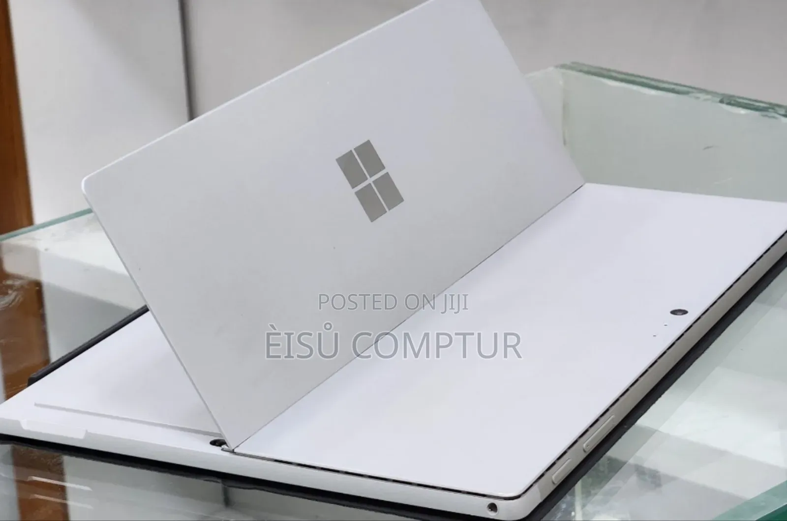New Laptop Microsoft Surface 8GB Intel Core I7 SSD 256GB