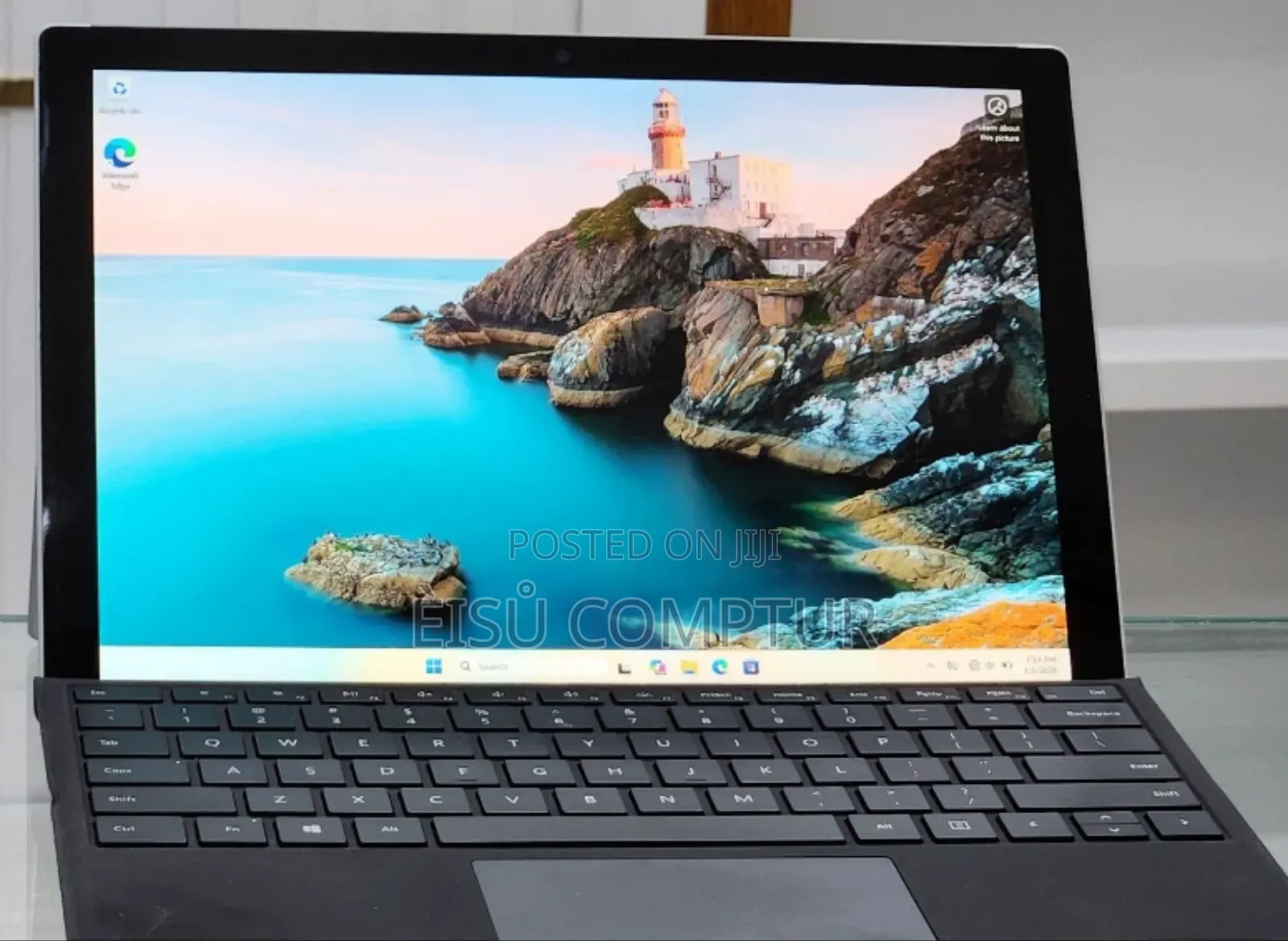 New Laptop Microsoft Surface 8GB Intel Core I7 SSD 256GB