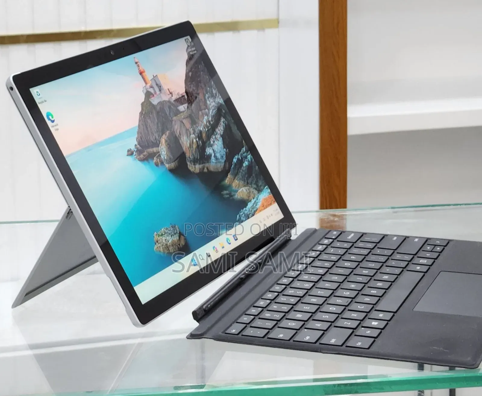 New Laptop Microsoft Surface 8GB Intel Core I7 SSD 256GB