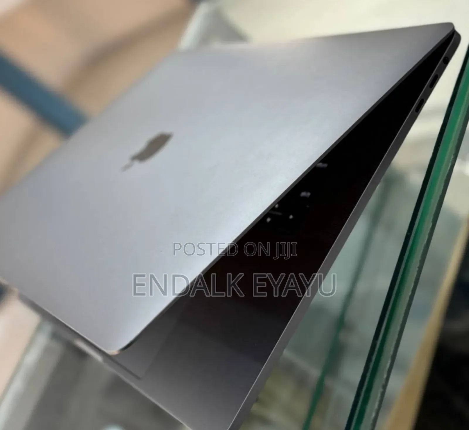 New Laptop Apple MacBook Pro 2019 32GB Intel Core I9 SSD 512GB