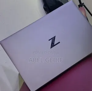 New Laptop HP ZBook Firefly G8 16GB Intel Core I7 SSD 512GB