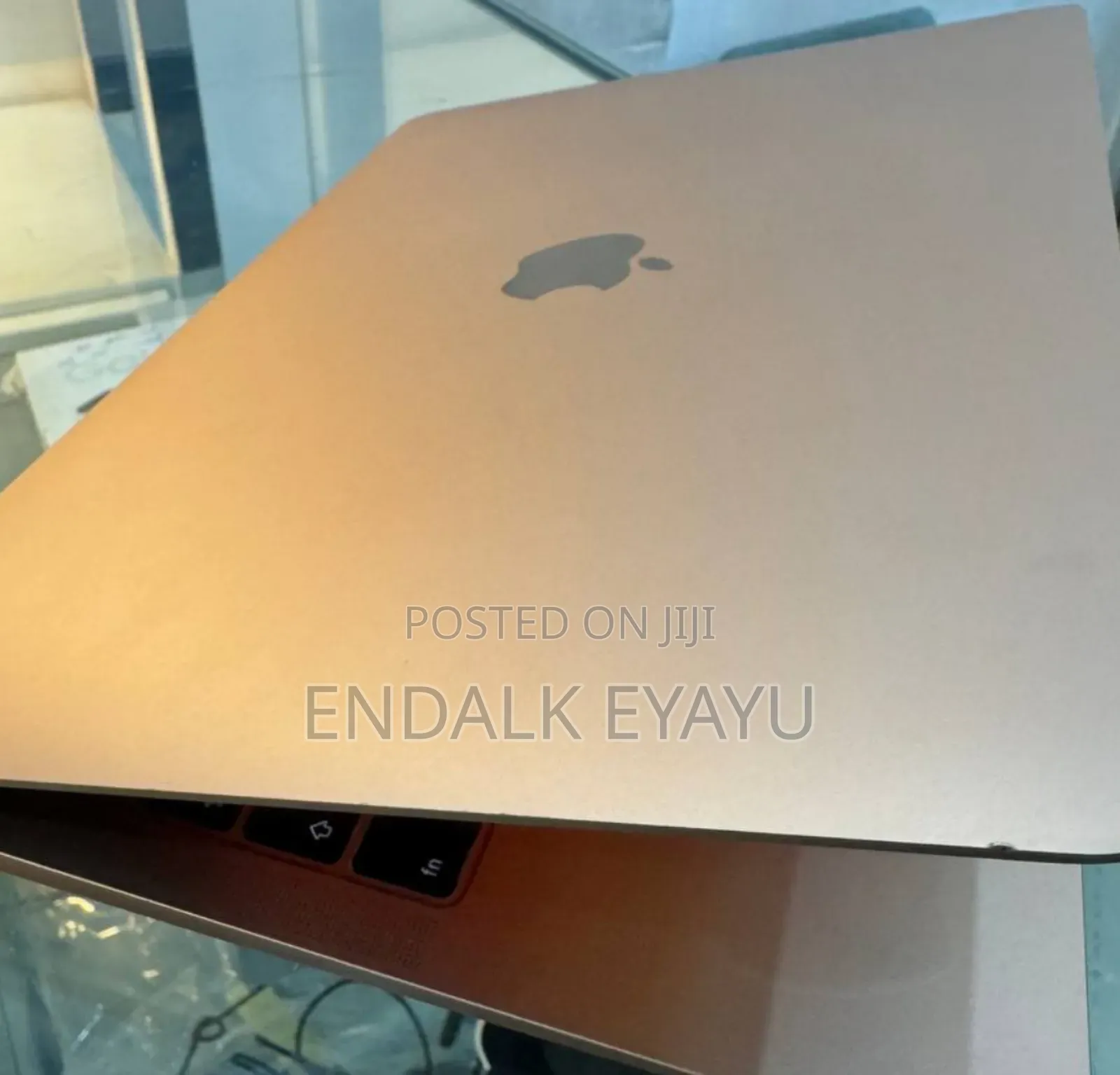 New Laptop Apple MacBook Pro 2019 8GB Intel Core I5 SSD 256GB