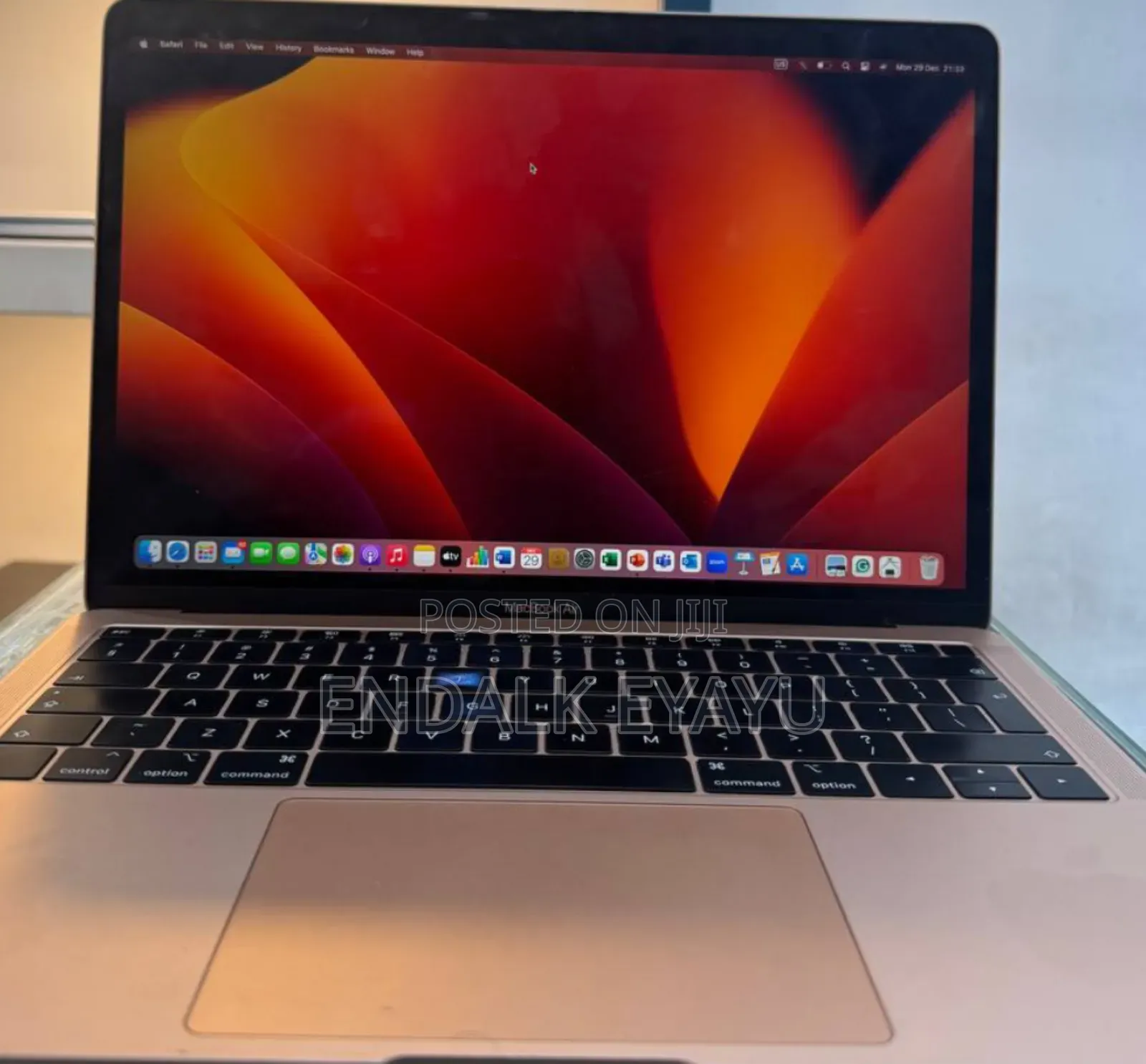 New Laptop Apple MacBook Pro 2019 8GB Intel Core I5 SSD 256GB