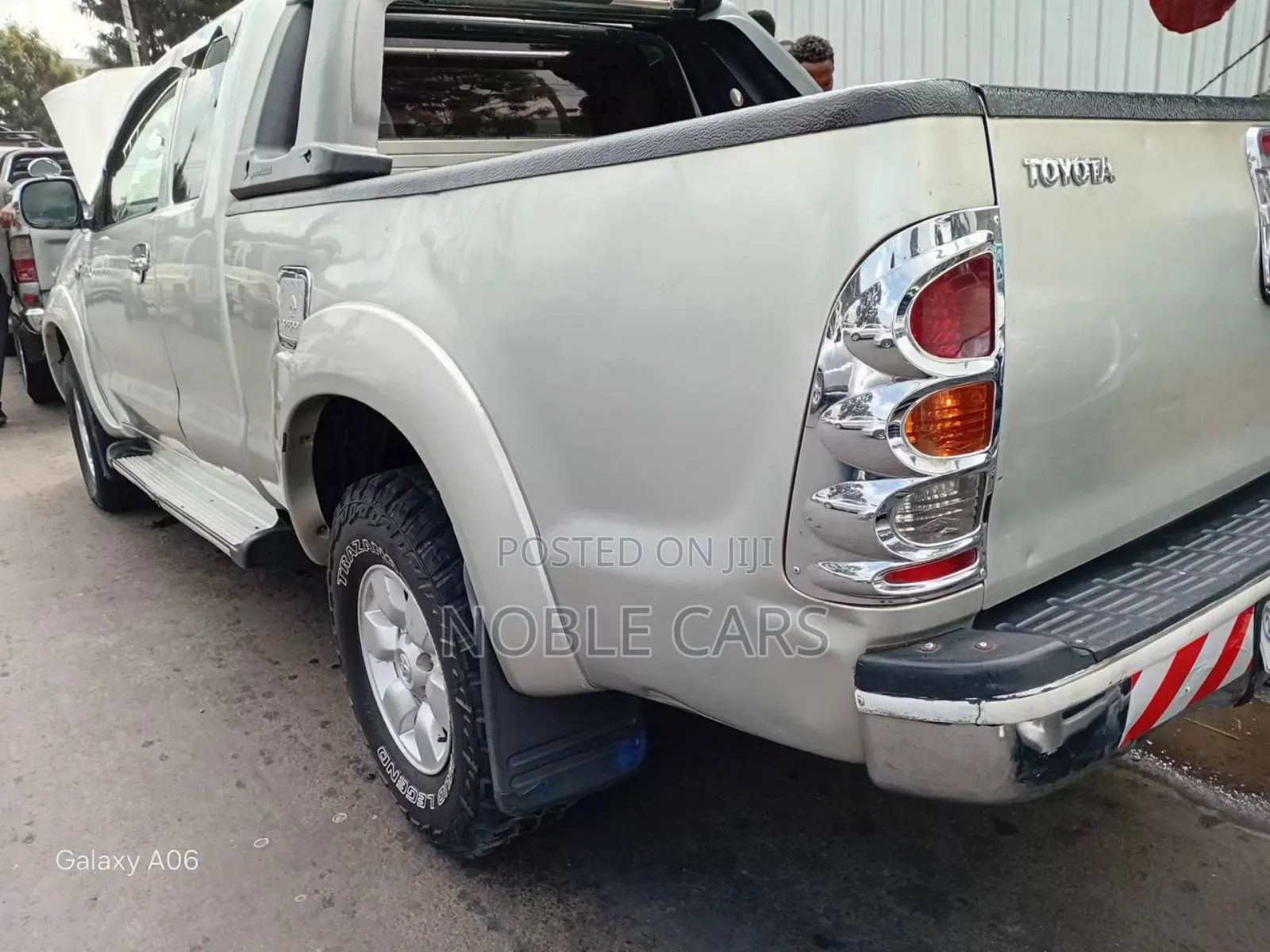 Toyota Hilux 2010 Silver