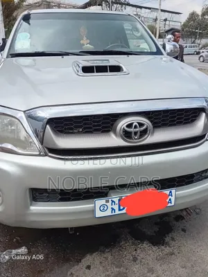 Toyota Hilux 2010 Silver