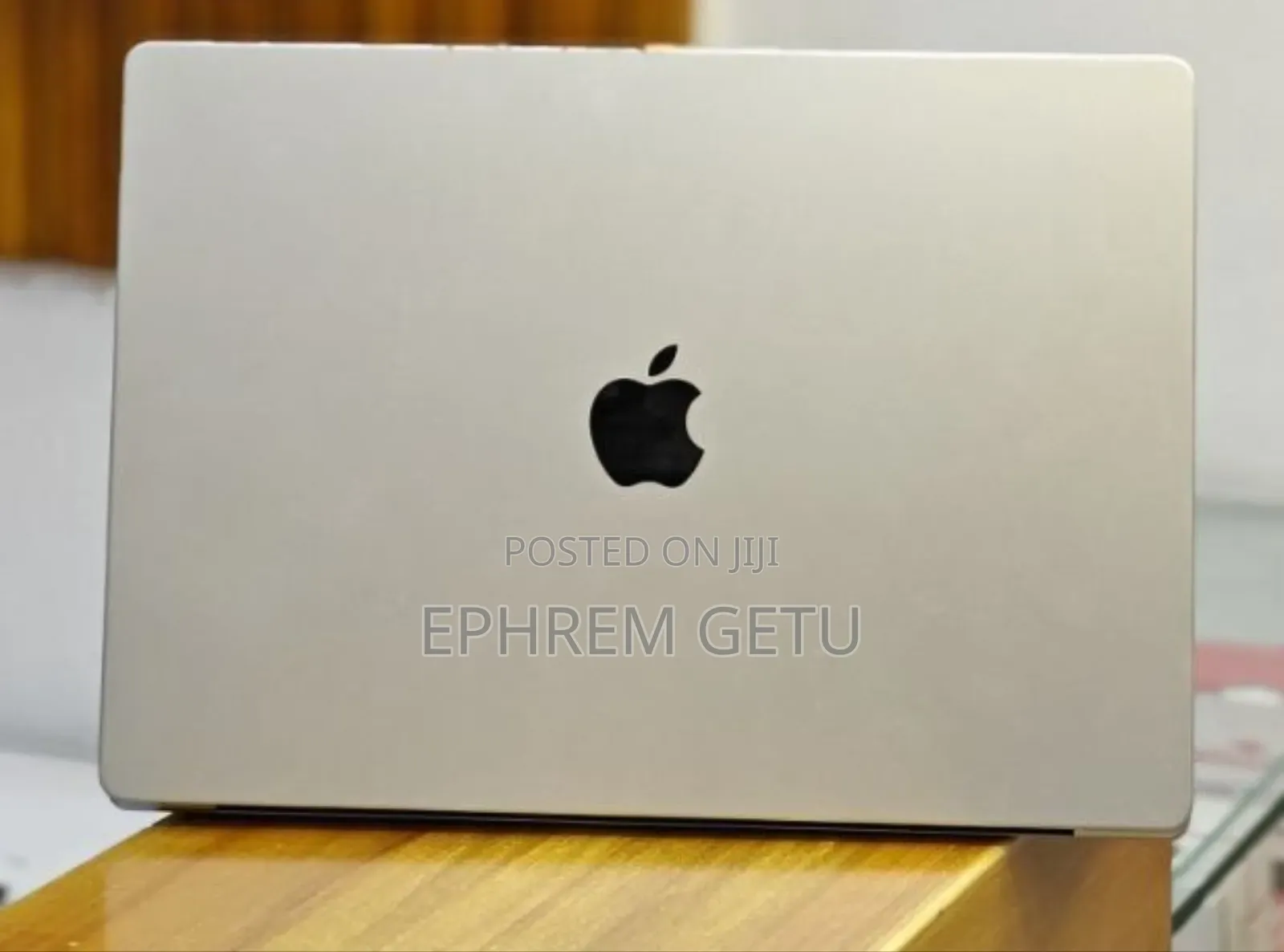 New Laptop Apple MacBook Pro 2020 M1 16GB Apple M1 Pro SSD 512GB