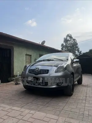 Photo - Toyota Yaris 1.0 Eco 2007 Silver