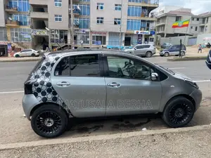 Toyota Yaris 1.0 VVT-i 2007 Gray