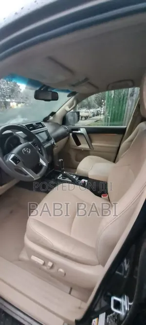 Toyota Land Cruiser Prado 2016 Gray