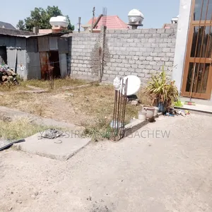 1bdrm Block of Flats in Adama for sale