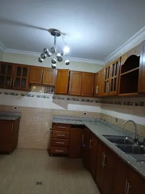 Furnished 8bdrm House in Bole for sale