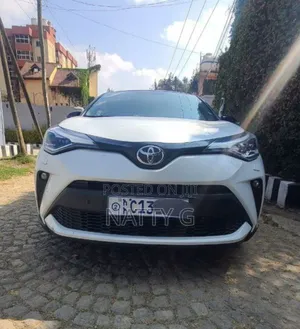 Toyota C-HR 2022 White