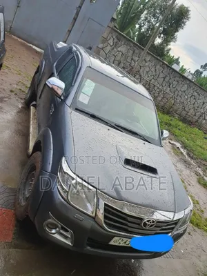 Toyota Hilux 2012 Black