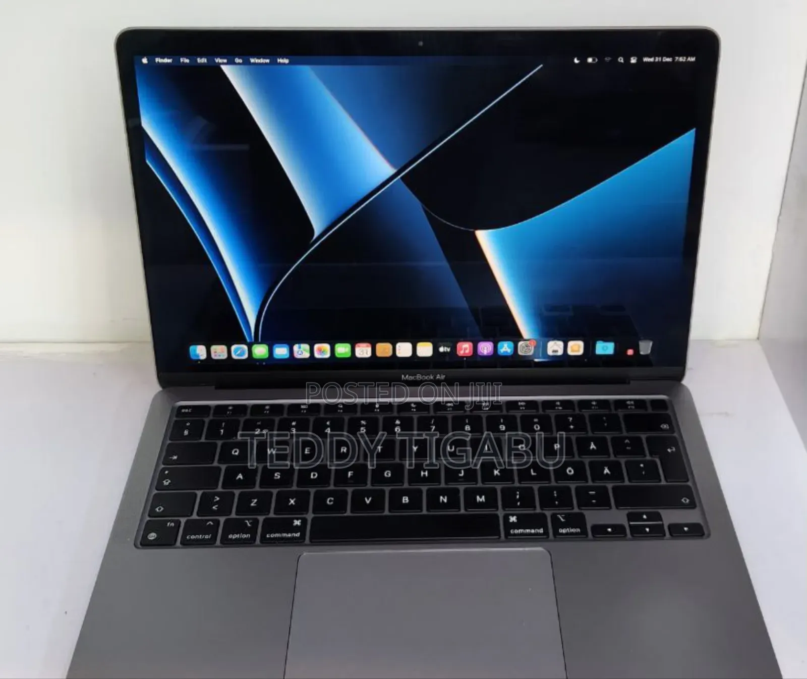 New Laptop Apple MacBook Air 2020 M1 16GB Apple M1 SSD 256GB