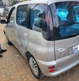 Toyota Yaris 2001 Silver