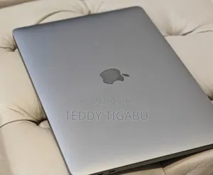 Photo - New Laptop Apple MacBook Pro 2019 16GB Intel Core I7 SSD 256GB