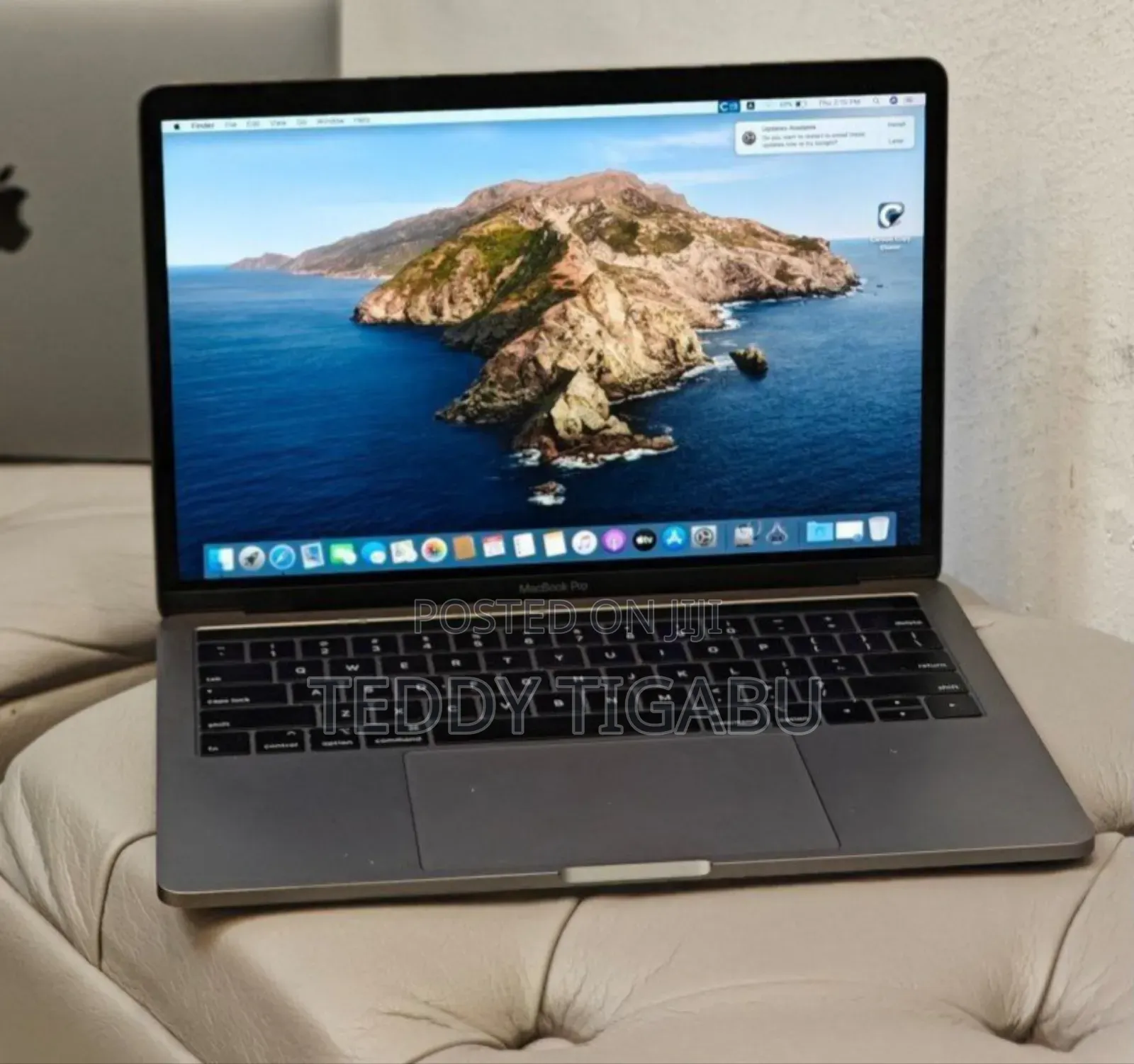 New Laptop Apple MacBook Pro 2019 16GB Intel Core I7 SSD 256GB
