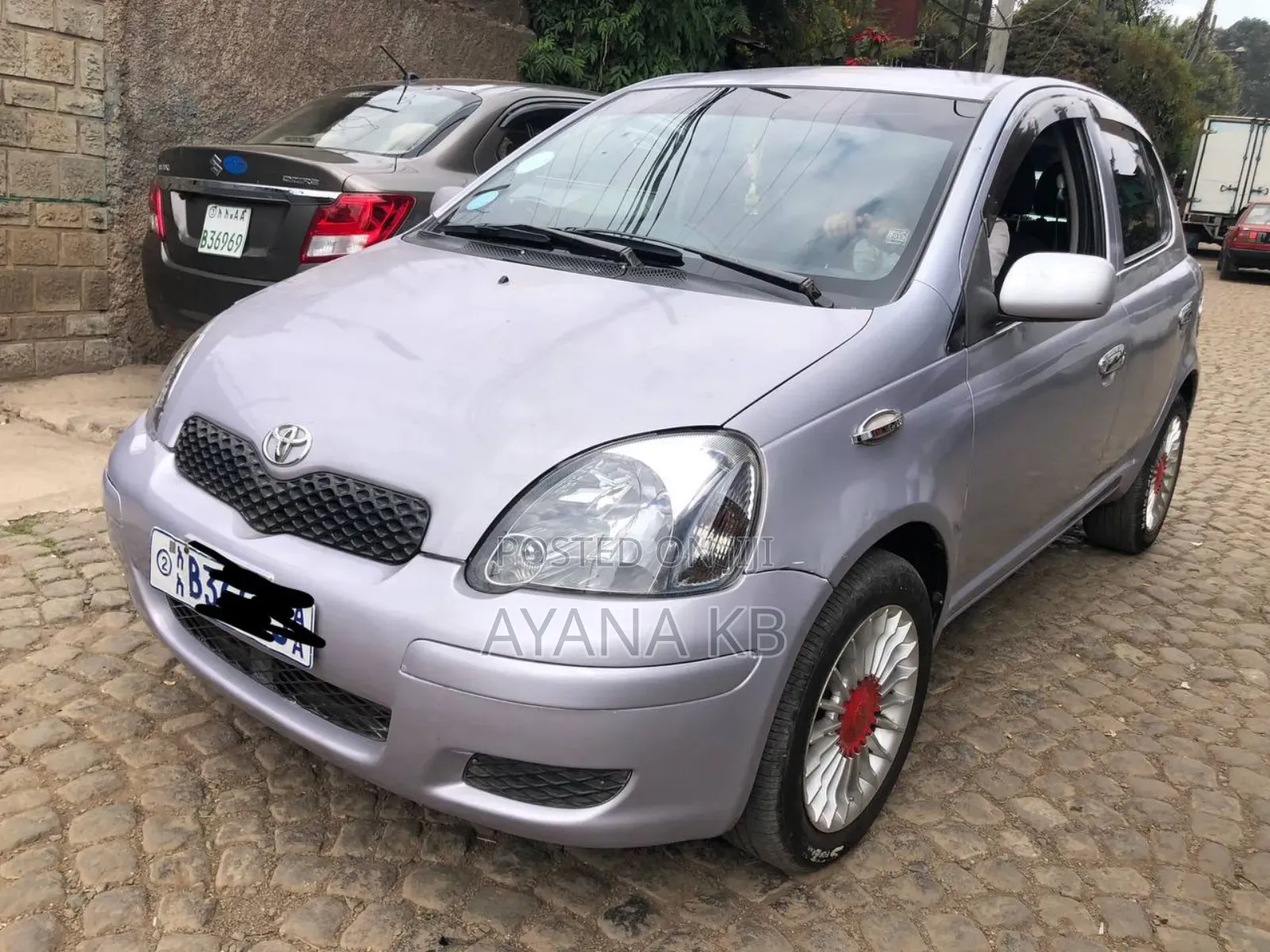 Toyota Vitz 2004 Silver