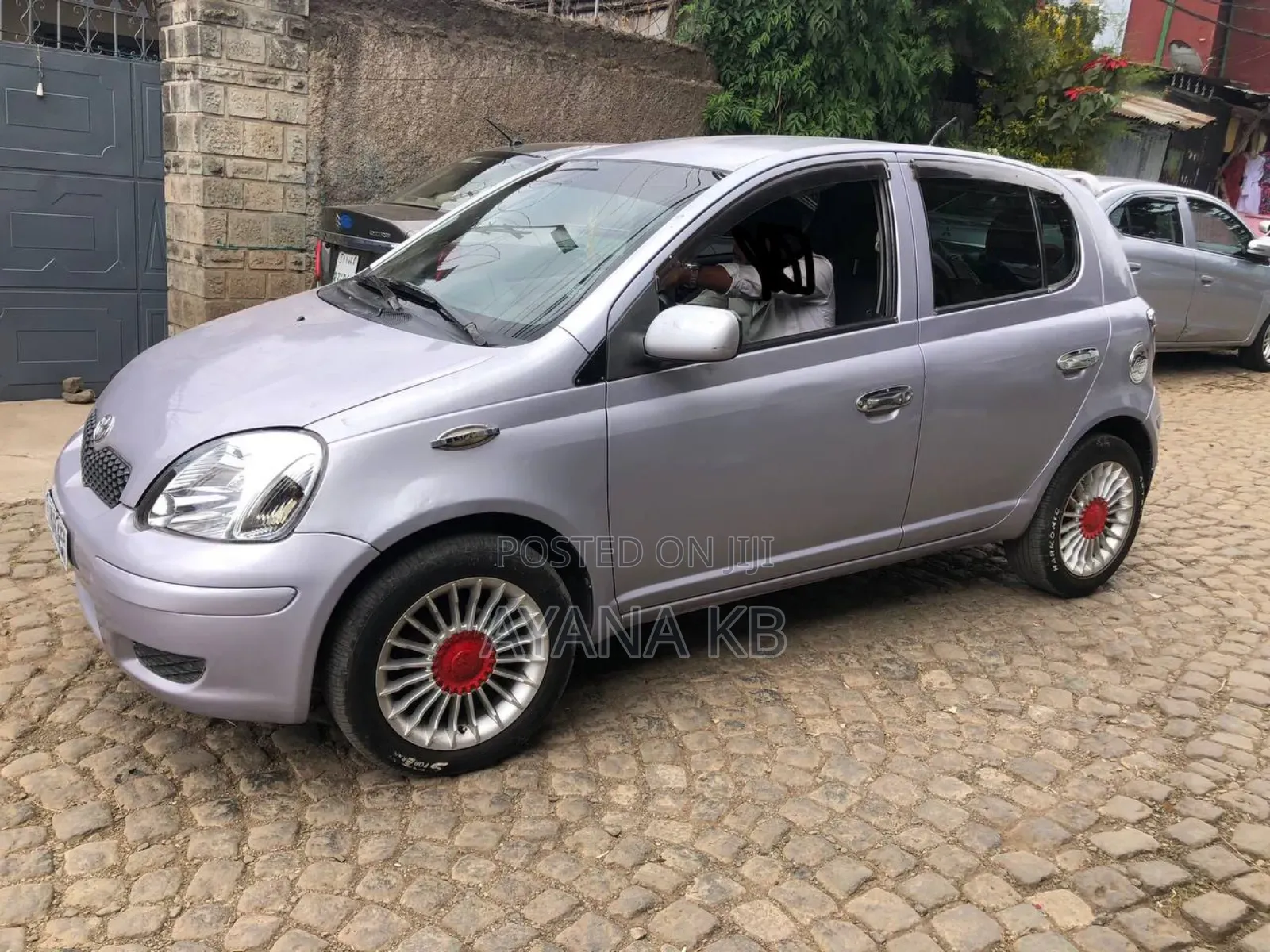Toyota Vitz 2004 Silver