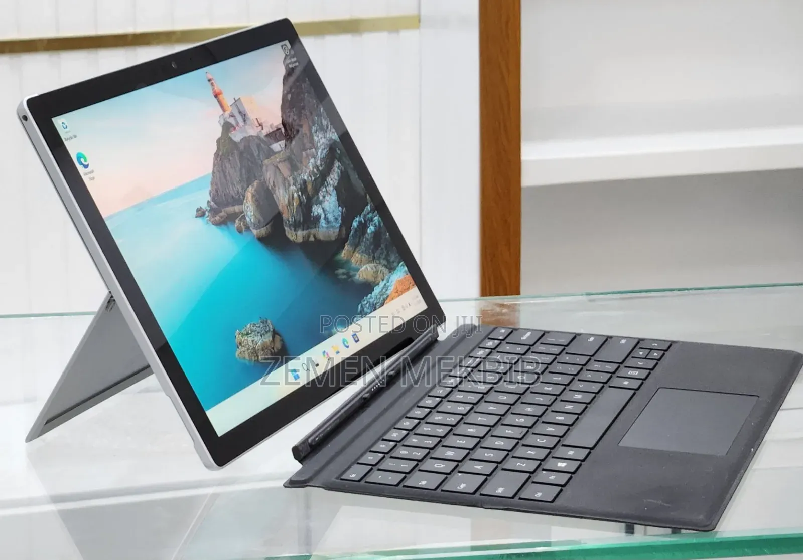 New Laptop Microsoft Surface 8GB Intel Core I7 SSD 256GB