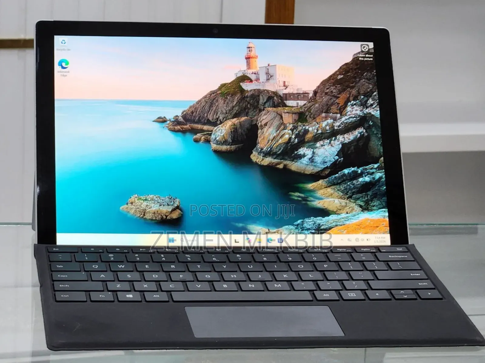 New Laptop Microsoft Surface 8GB Intel Core I7 SSD 256GB