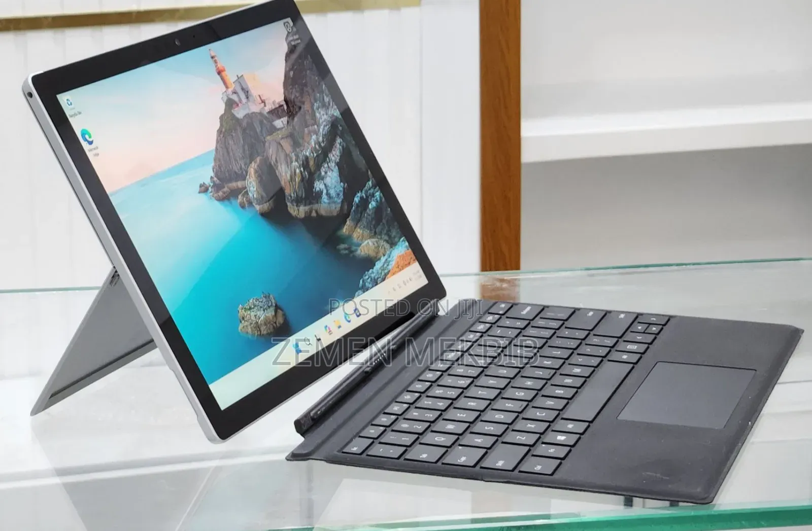 New Laptop Microsoft Surface 8GB Intel Core I7 SSD 256GB