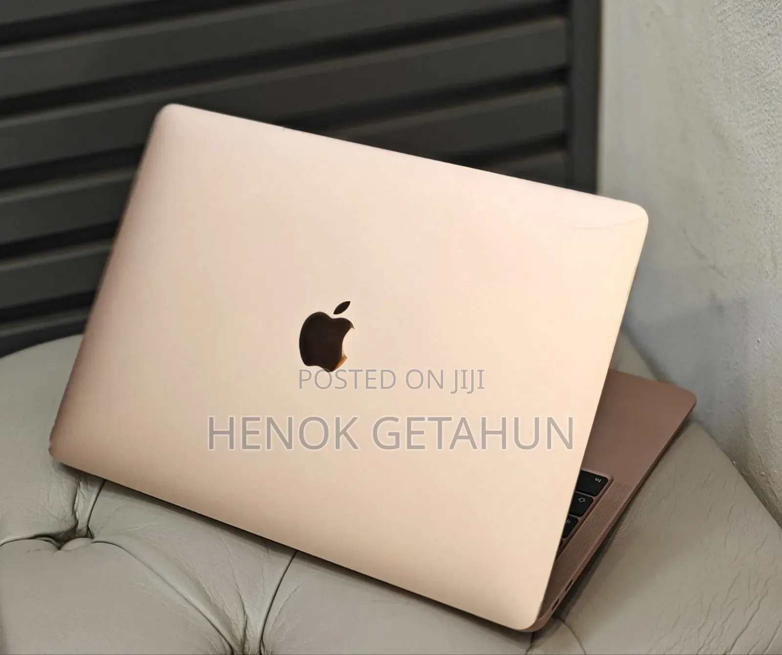 New Laptop Apple MacBook Air 2020 M1 8GB Intel Core 3 SSD 256GB