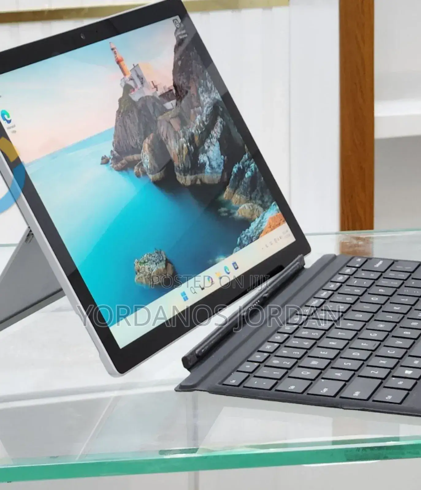 New Laptop Microsoft Surface 8GB Intel Core I7 SSD 256GB